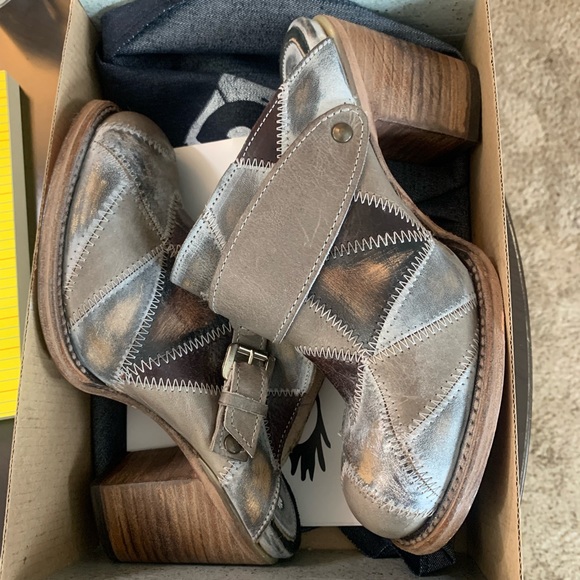 New in box freebird beetle clog size 8 - Picture 2 of 6